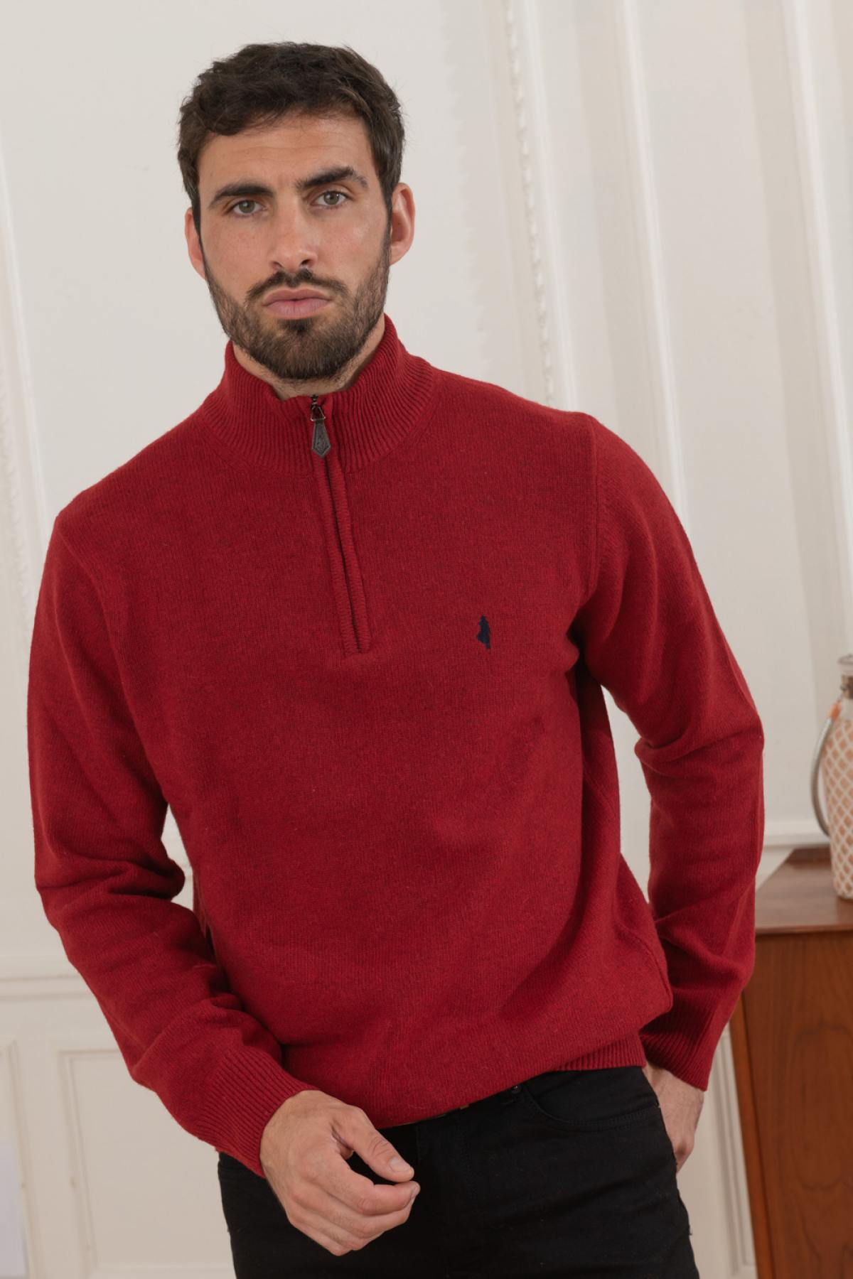 Burgundy red wool sweater with trucker collar - Image n°1