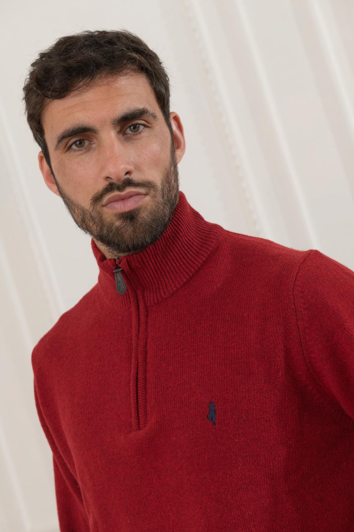 Burgundy red wool sweater with trucker collar - Image n°5