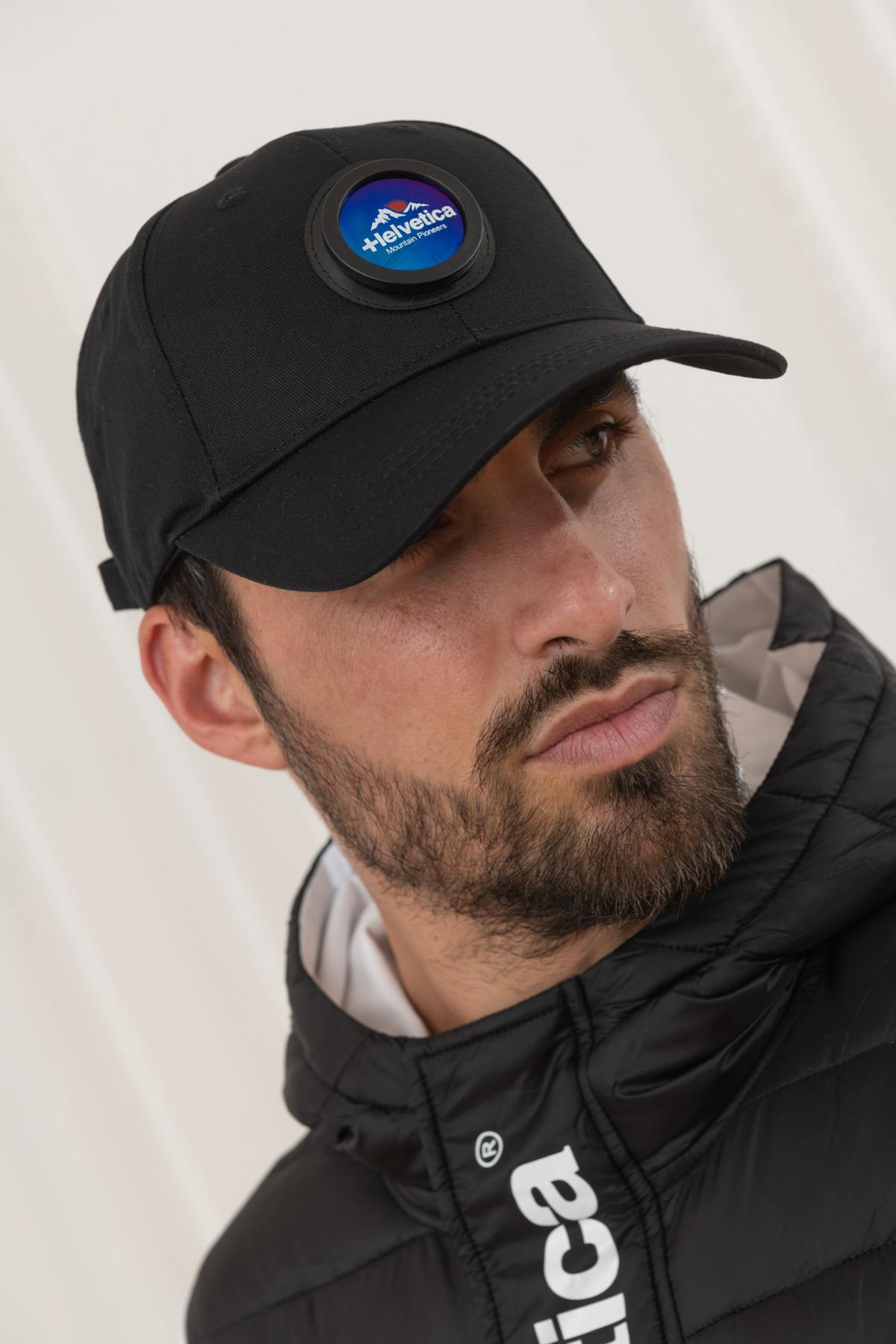 Plain black cap with Mountain Pioneers logo - Image n°3