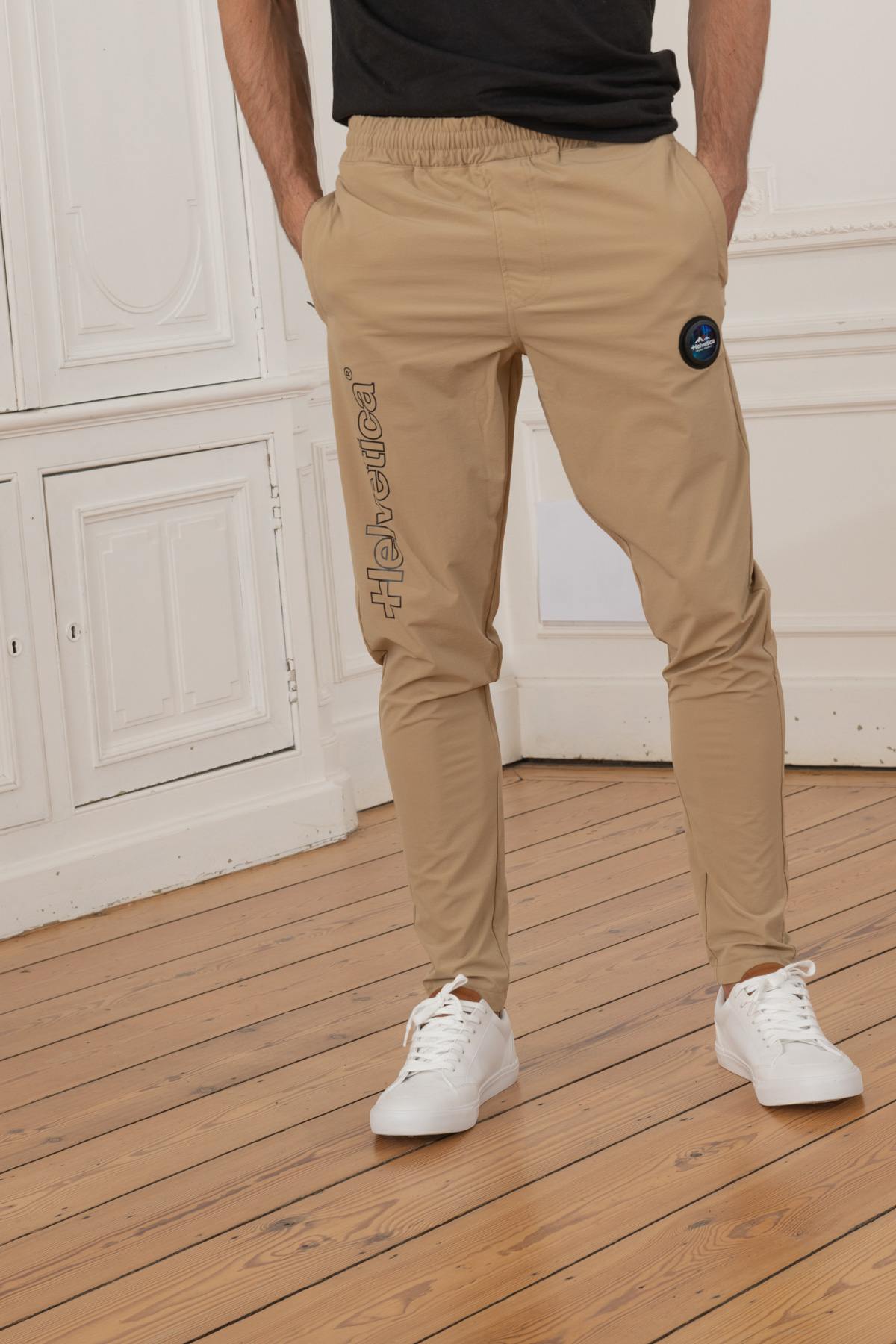 Flowing beige jogging pants - Image n°1