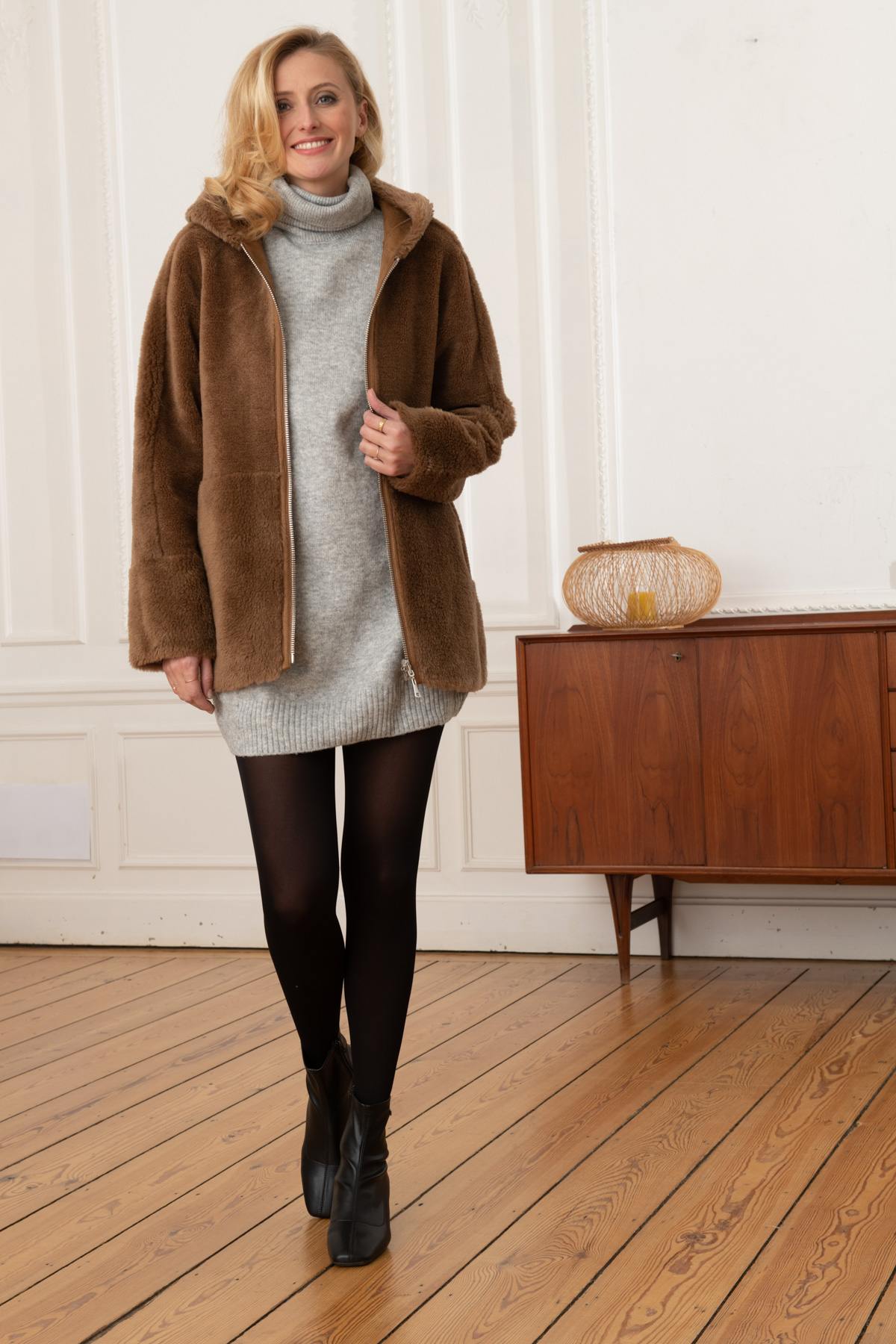 Cognac faux fur hooded coat - Image n°2