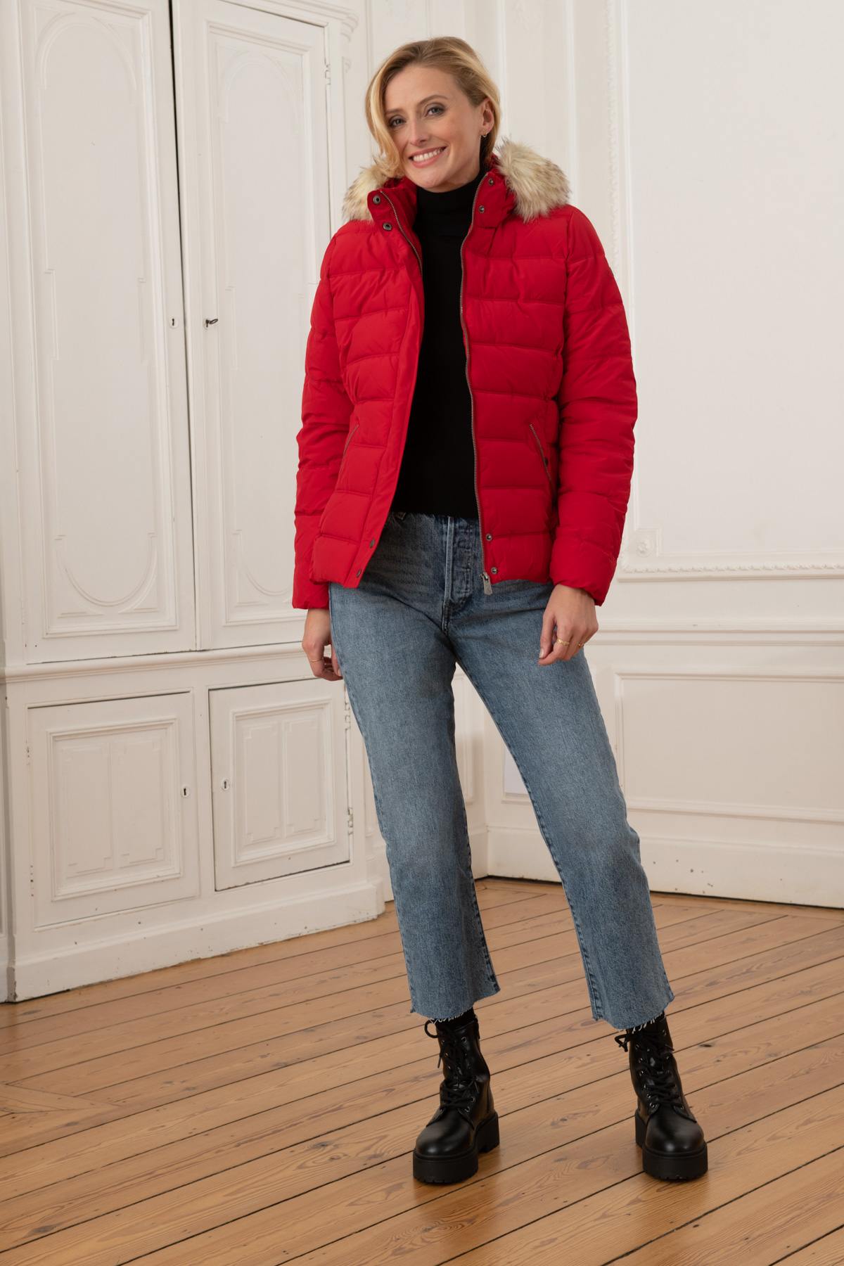 Red down jacket with fur hood - Image n°2