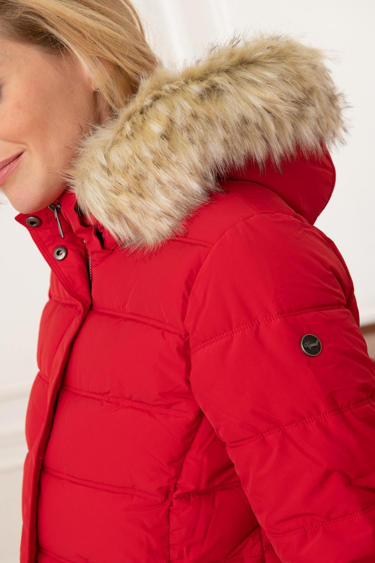 Red down jacket with fur hood - Image n°7