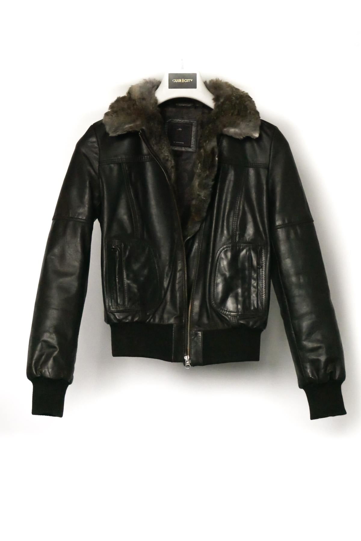 Women's leather jacket with fur-lined collar - Image n°3