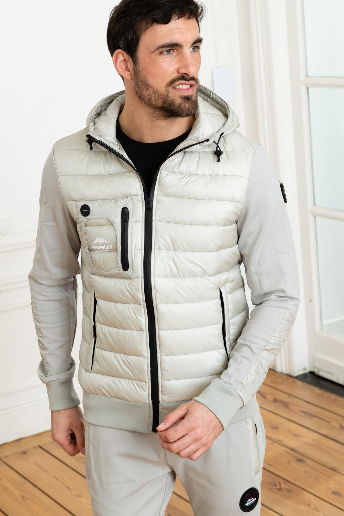 Gray sportswear jacket - Image n°1