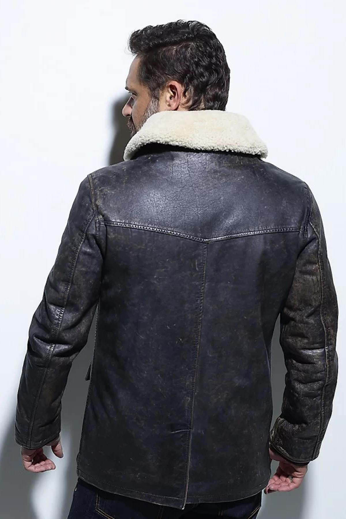 Aviator jacket in aged cowhide leather - Image n°3