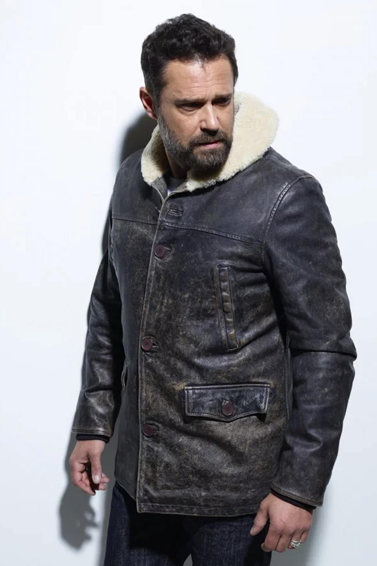 Aviator jacket in aged cowhide leather - Image n°5