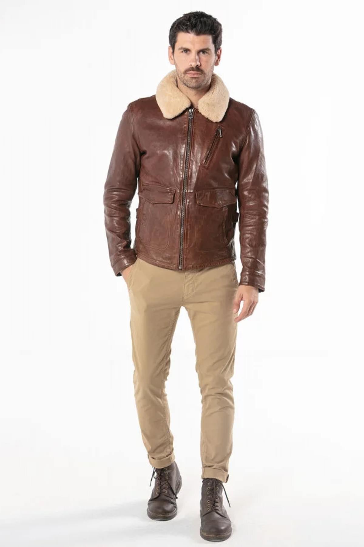 Leather jacket with removable fur collar - Image n°2