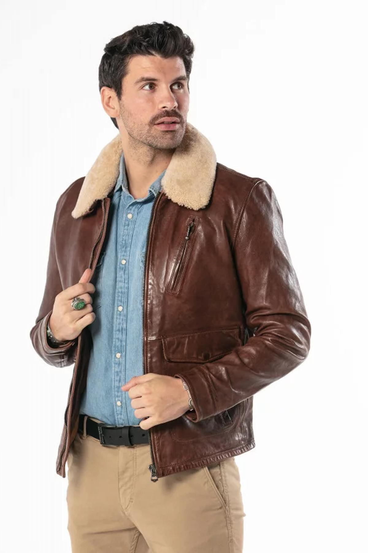 Leather jacket with removable fur collar - Image n°1