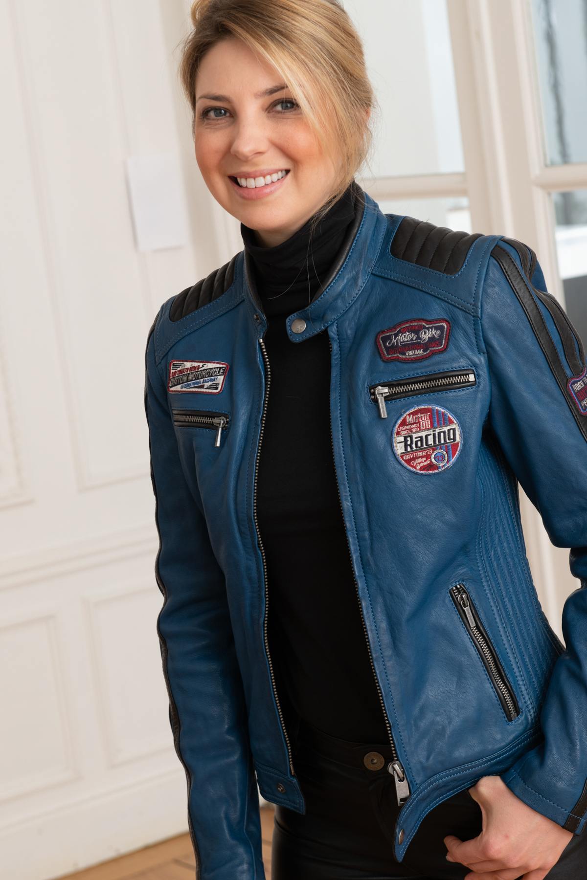 Blue leather jacket with biker patches - Image n°6