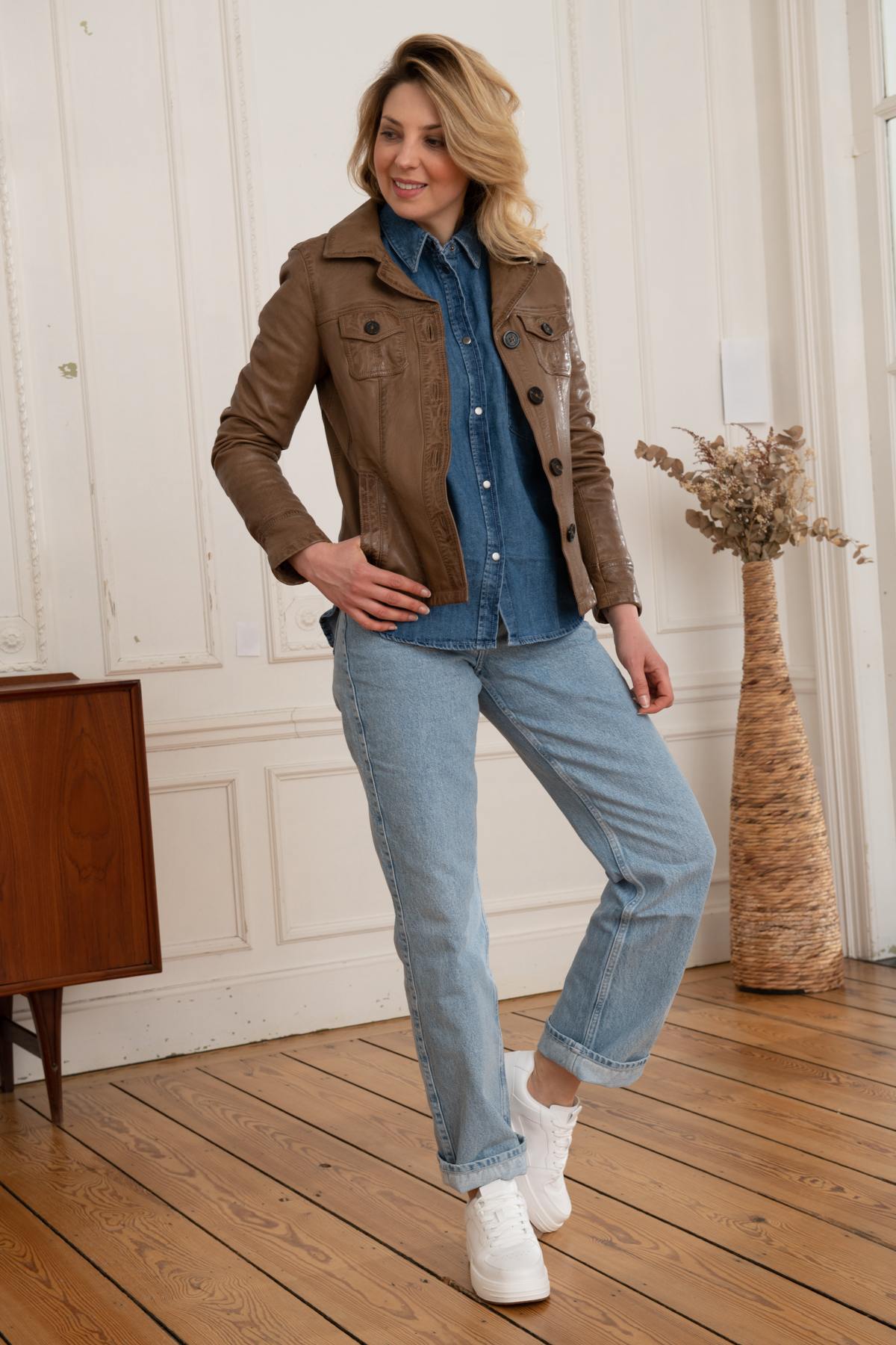 Retro-style brown leather jacket - Image n°2