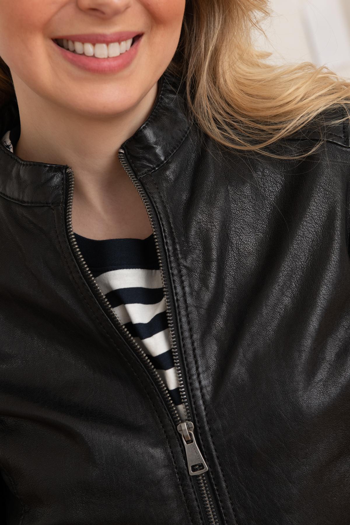 Classic black leather jacket - Image n°7