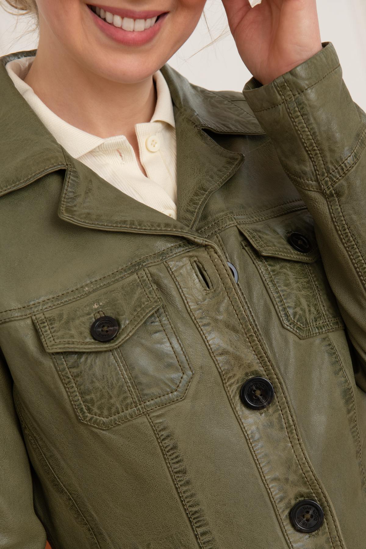 70's-inspired aged khaki leather jacket - Image n°8