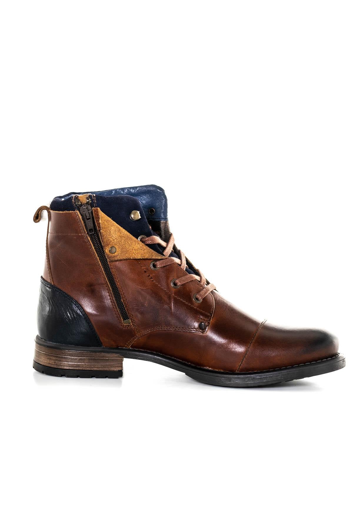 Elegant men's boots in aged brown leather - Image n°1