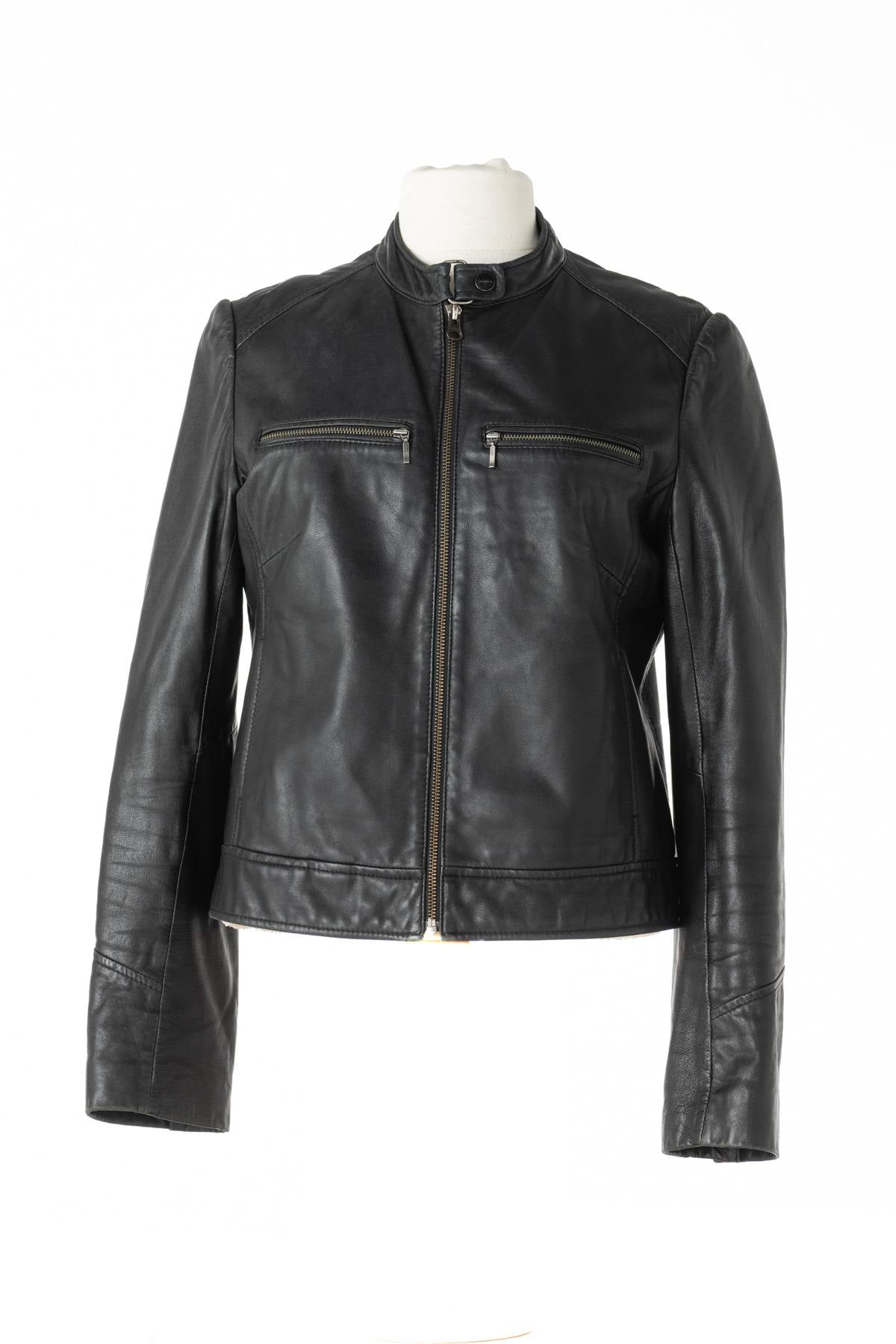 Black fitted jacket for women with rounded collar - Image n°1