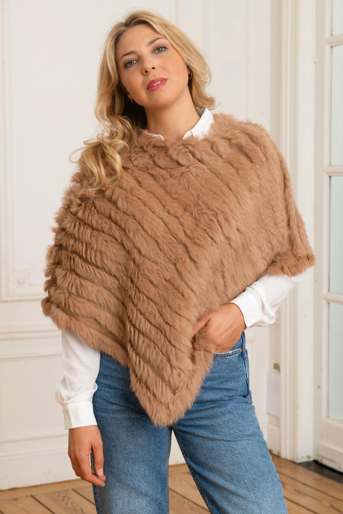 Brown rabbit fur poncho - Image n°1