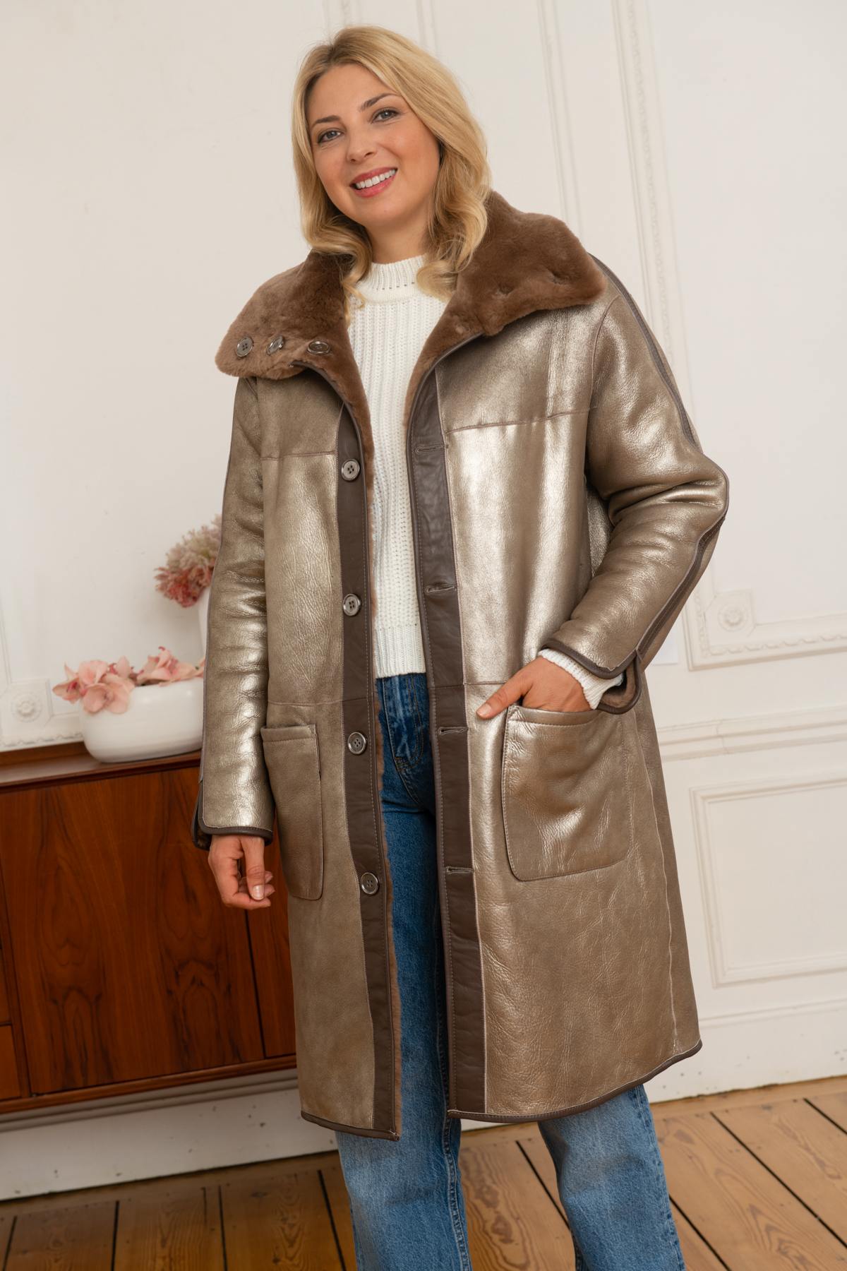 Reversible coat with fur edges - Image n°4