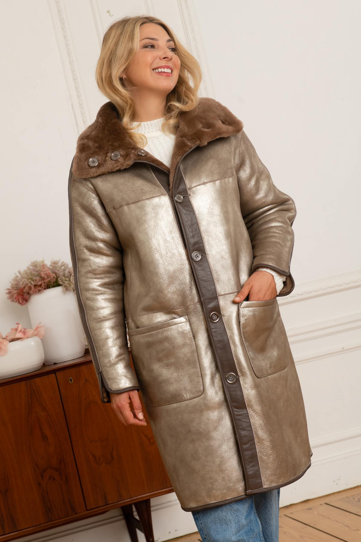 Reversible coat with fur edges - Image n°6