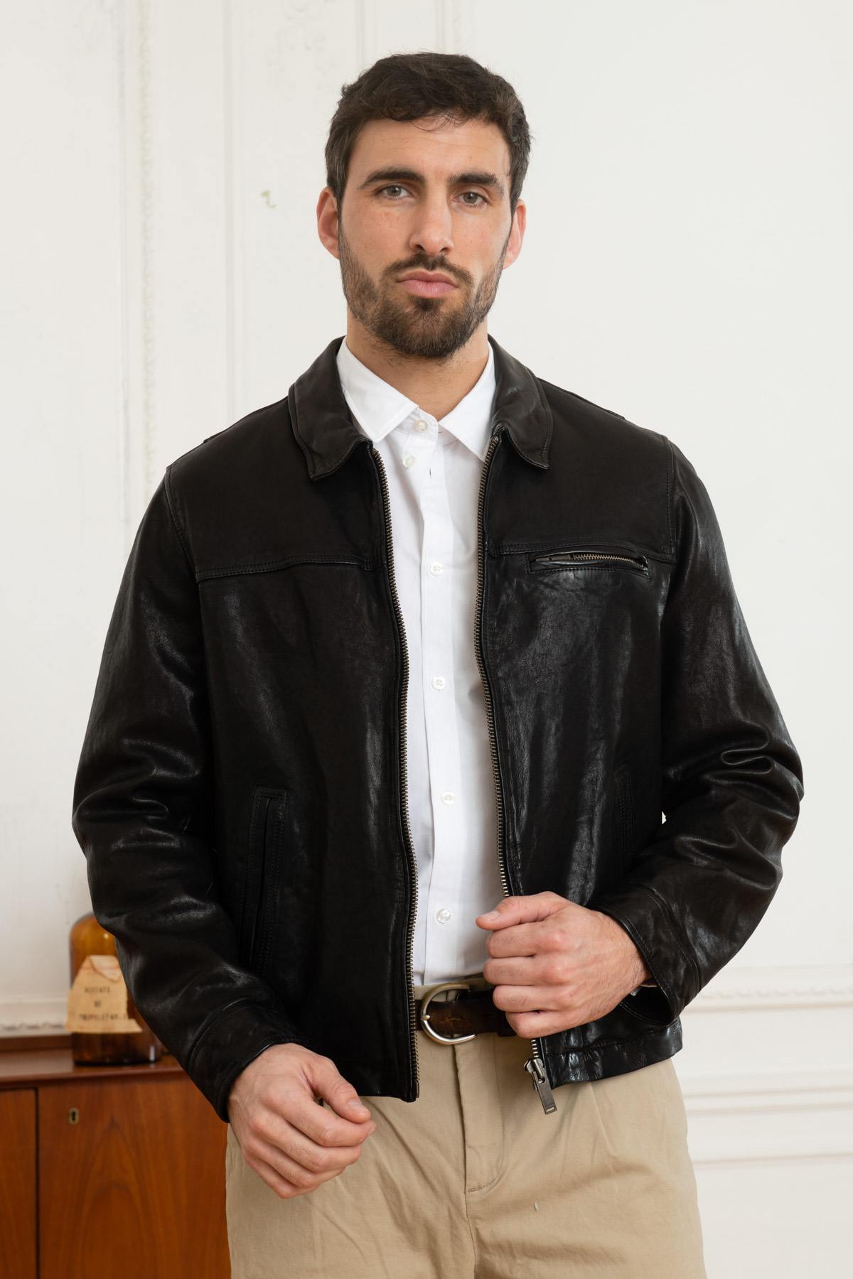 Black lambskin leather jacket with shirt collar - Image n°1