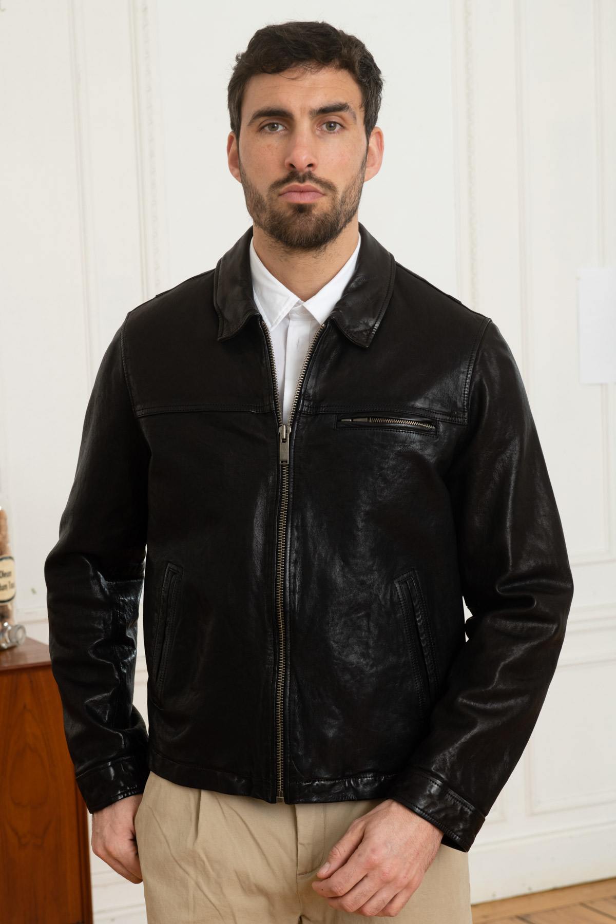 Black lambskin leather jacket with shirt collar - Image n°3