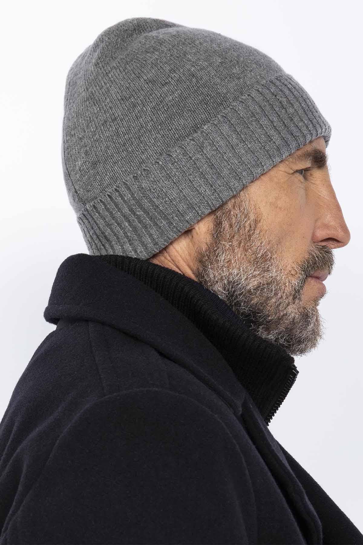 Simple gray beanie with logo - Image n°2