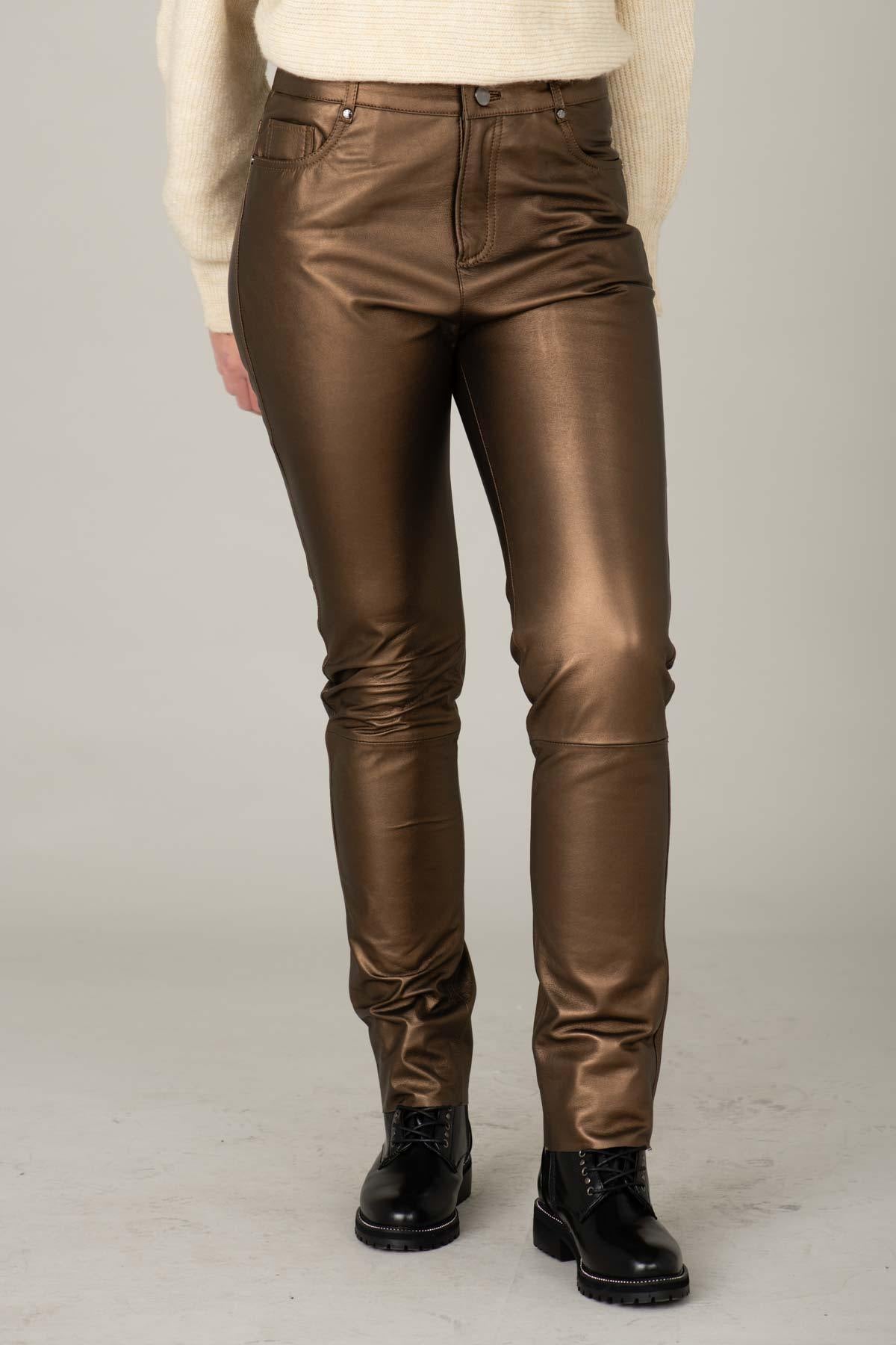 Gold-colored metallic-effect leather pants - Image n°4