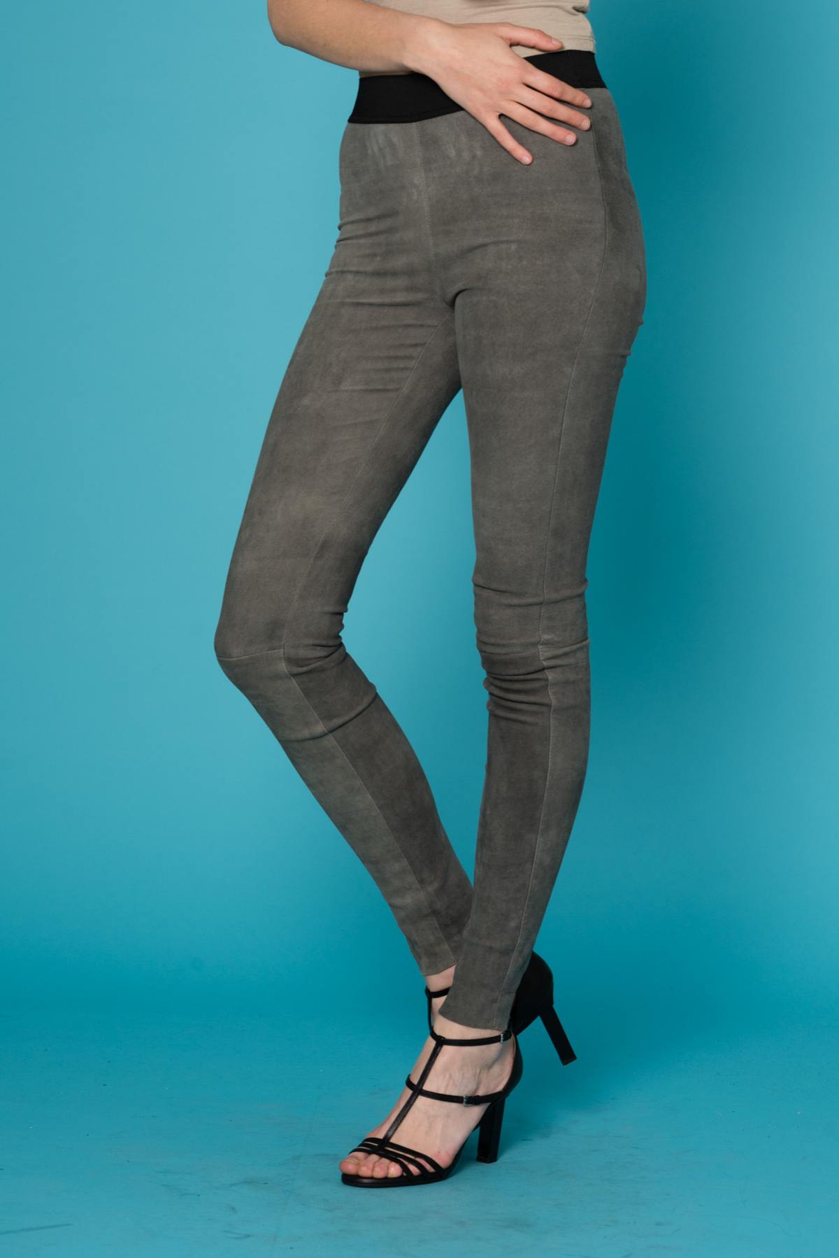 Oakwood leggings in dark gray leather - Image n°5